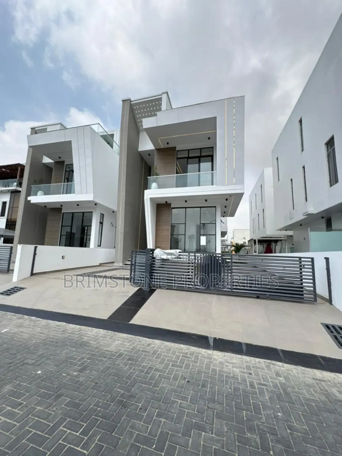 Furnished 5bdrm Duplex in Osapa london for sale in Osapa london