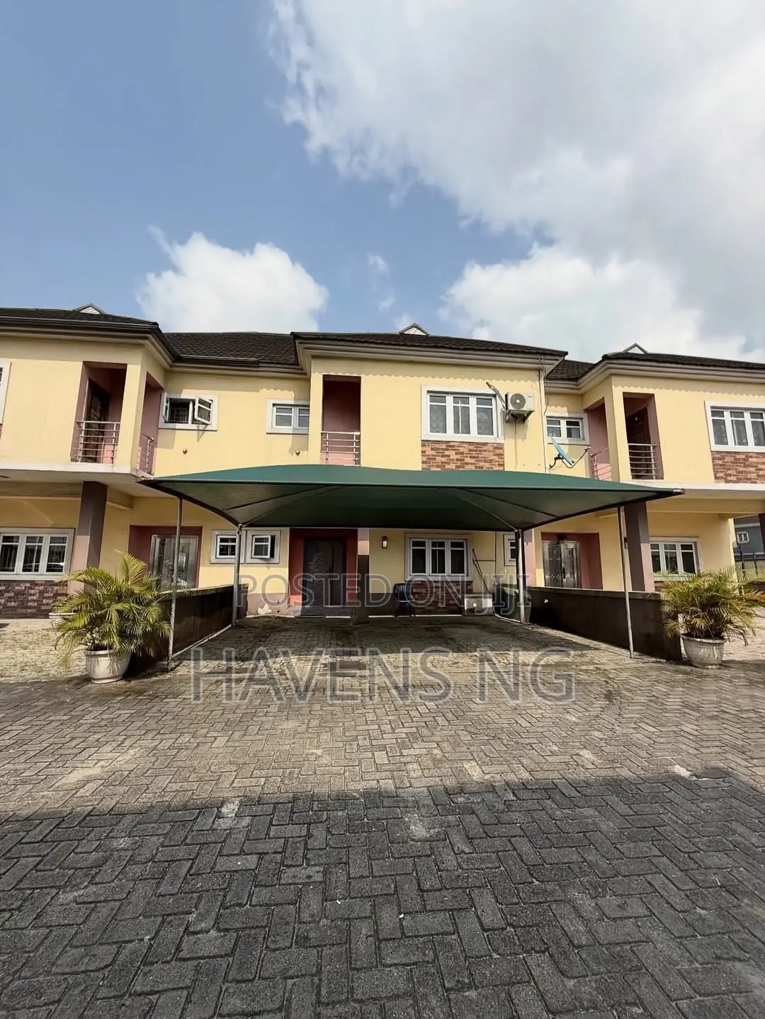 4bdrm Duplex in Obio-Akpor for sale in Obio-Akpor
