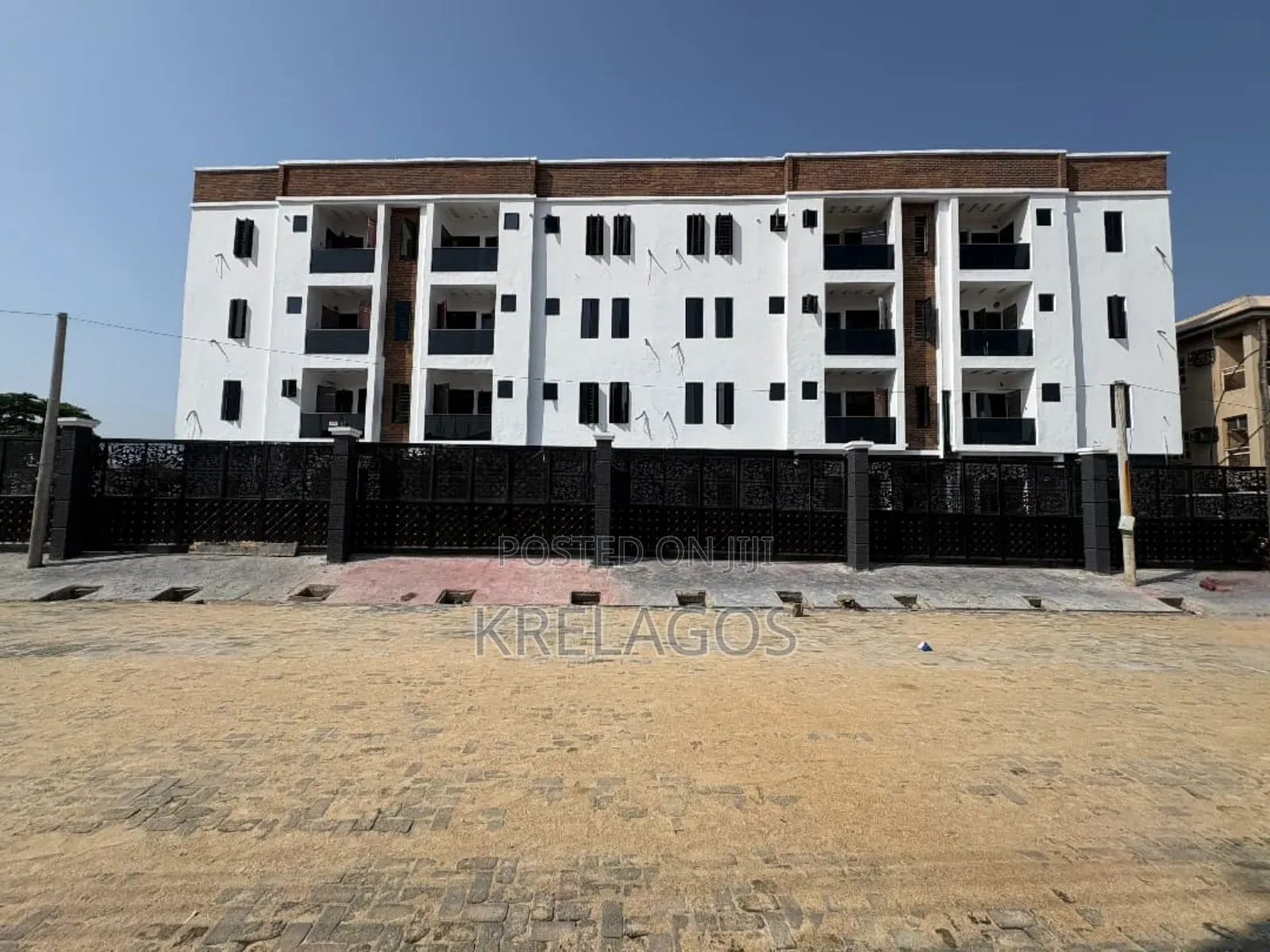 2bdrm Apartment In Igbo-efon For Sale in Igbo-efon