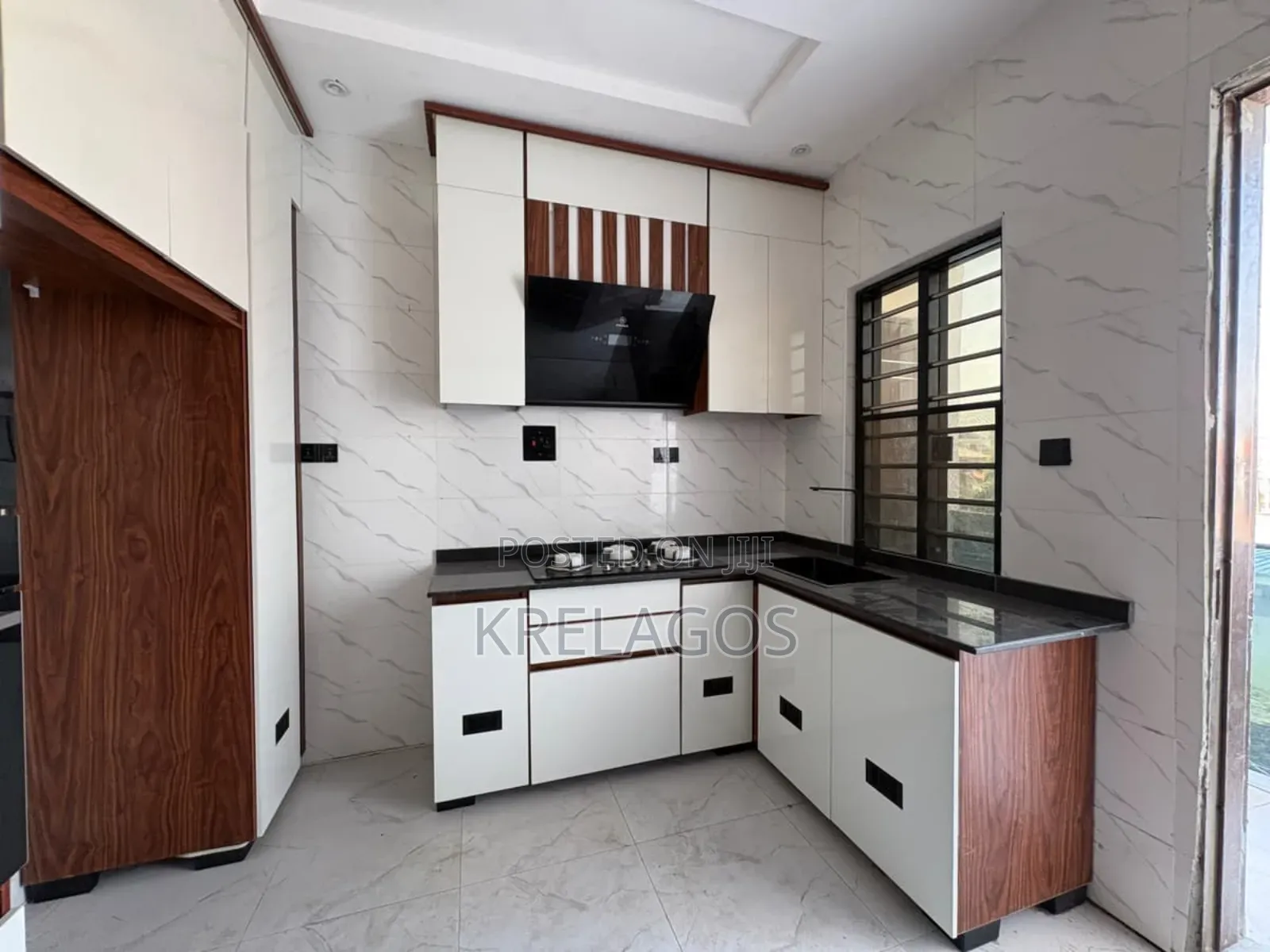 2bdrm Apartment In Igbo-efon For Sale in Igbo-efon