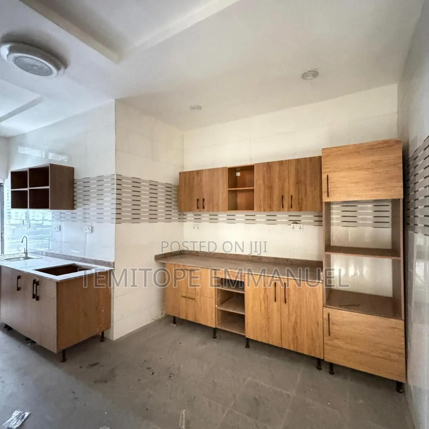 Furnished 3bdrm Apartment in Yaba, Lagos for sale in Yaba