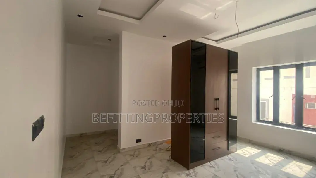 Luxury 4-Bedroom Semi-Detached Terrace in Ikoyi