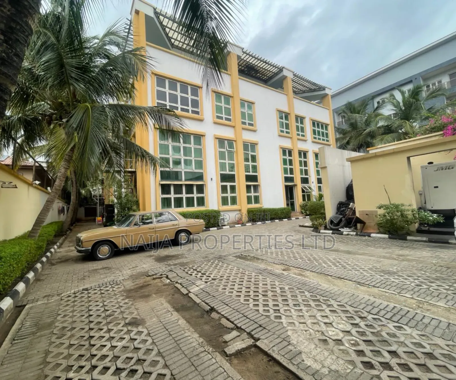 2bdrm Block of Flats in Oniru Estate, Victoria Island for sale in Victoria Island