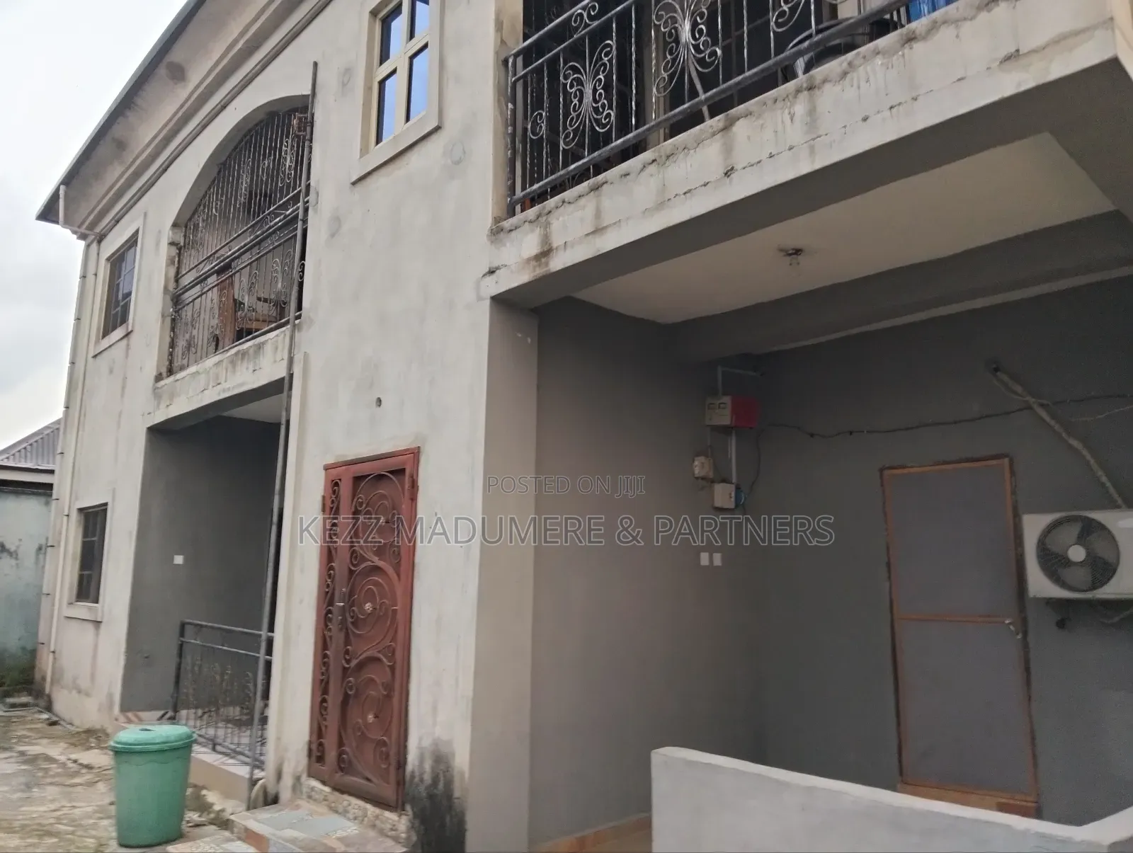8bdrm Bungalow in Off Sars Road , Port for sale in Port-Harcourt