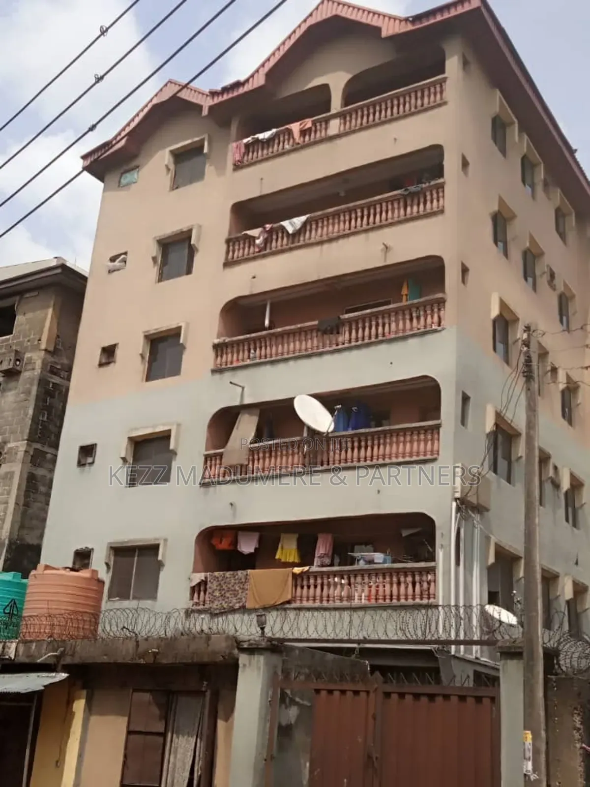 12bdrm Block of Flats in Imo Avenue By Faulks for sale in Aba North