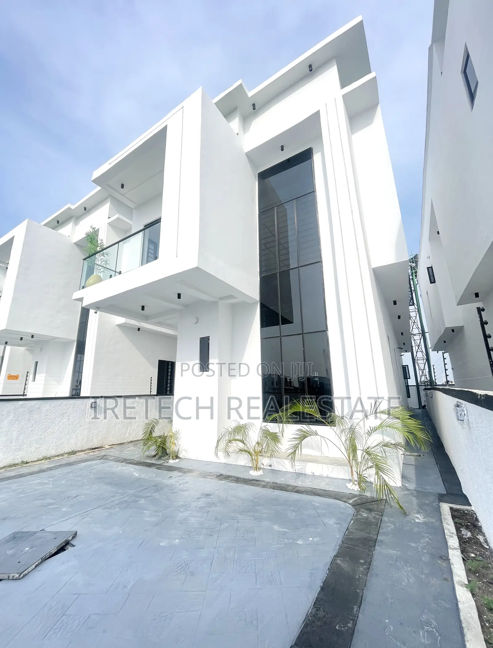 4bdrm Duplex in Ajah In A Gated, Off Lekki-Epe Expressway for sale in Off Lekki-Epe Expressway