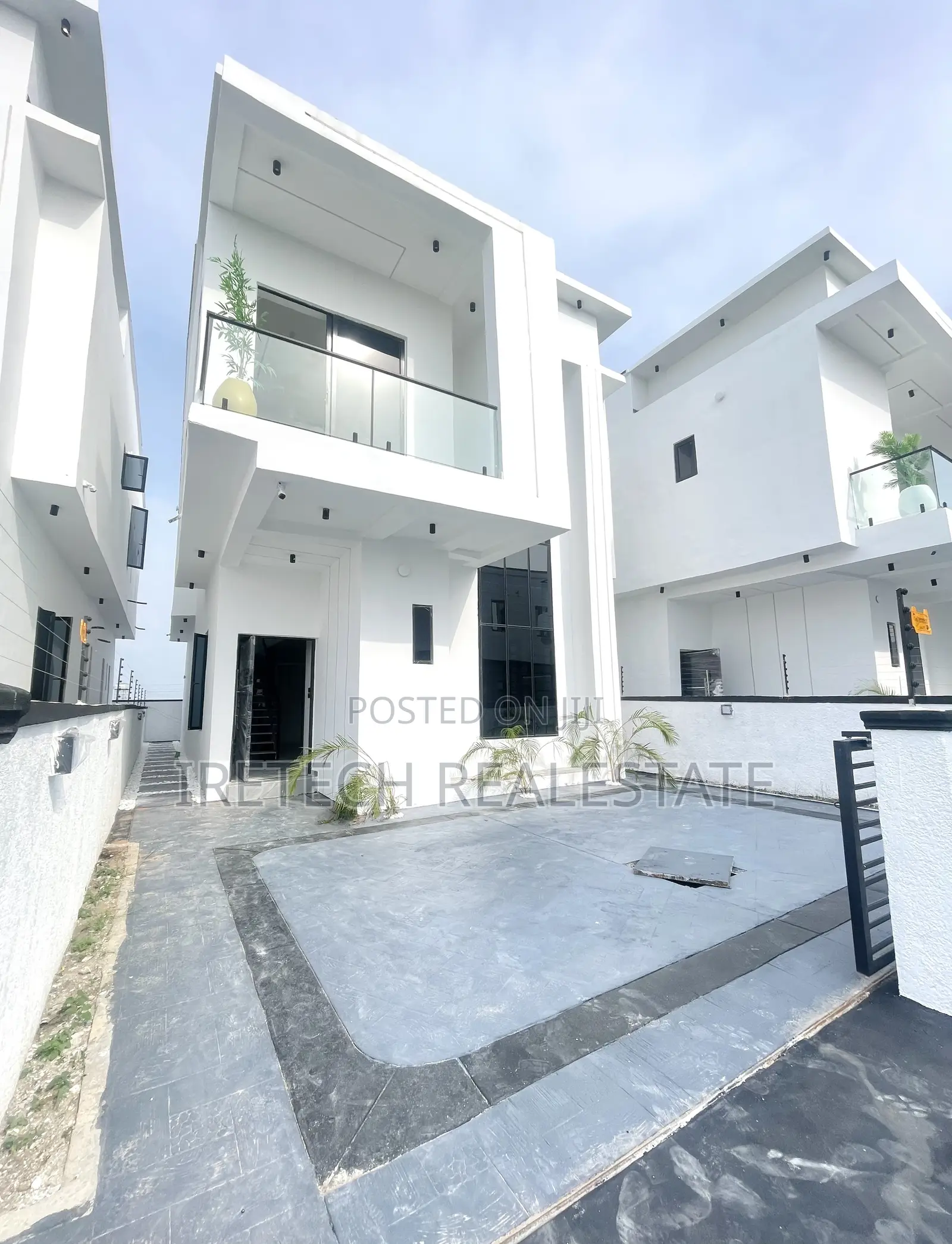 4bdrm Duplex in Ajah In A Gated, Off Lekki-Epe Expressway for sale in Off Lekki-Epe Expressway