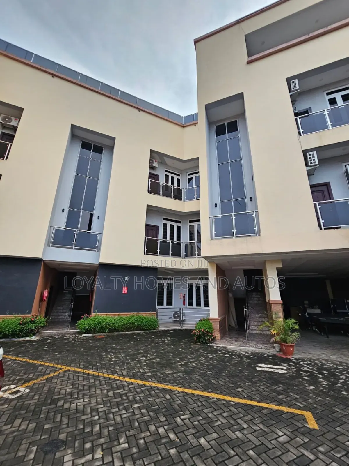 3bdrm Apartment in Ikeja for sale in Ikeja