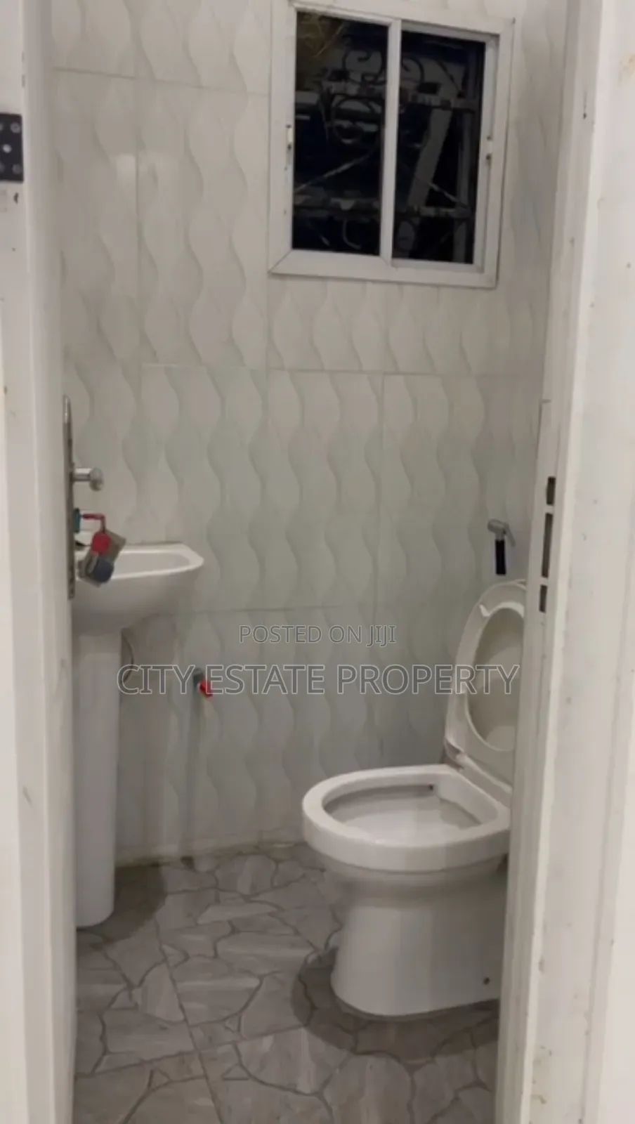8bdrm Block of Flats in Royal Estate, Port-Harcourt for sale in Port-Harcourt