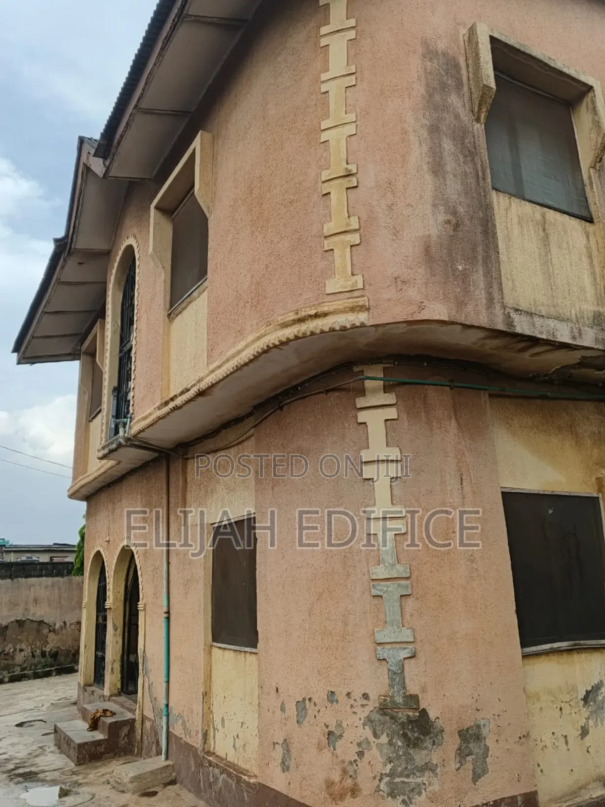 18bdrm Block of Flats in Ajegunle, Alakuko for sale in Alakuko