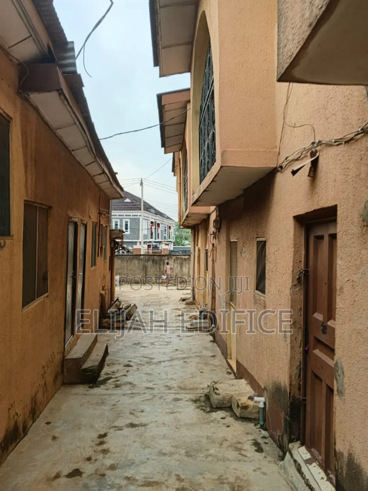 18bdrm Block of Flats in Ajegunle, Alakuko for sale in Alakuko