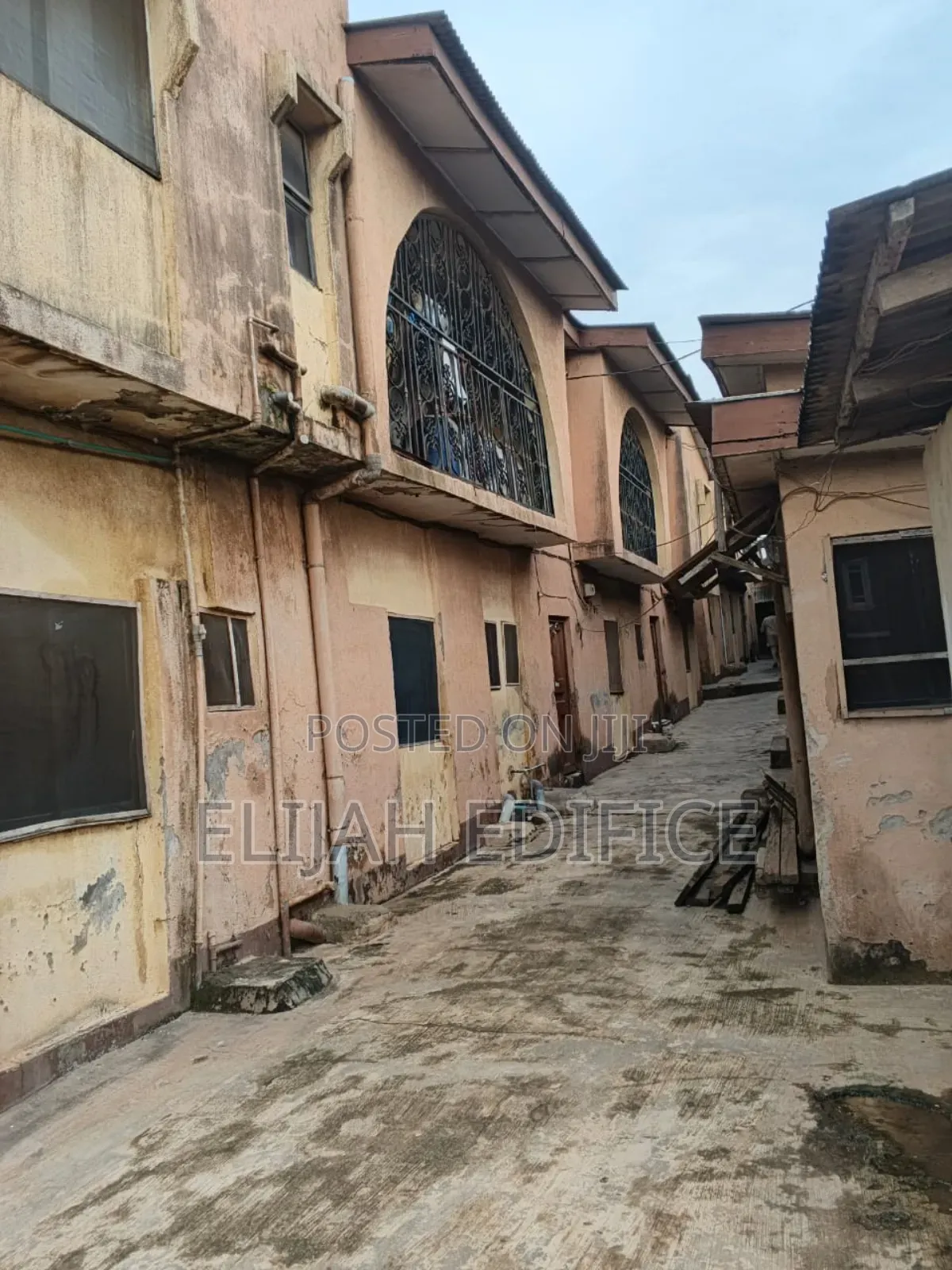 18bdrm Block of Flats in Ajegunle, Alakuko for sale in Alakuko