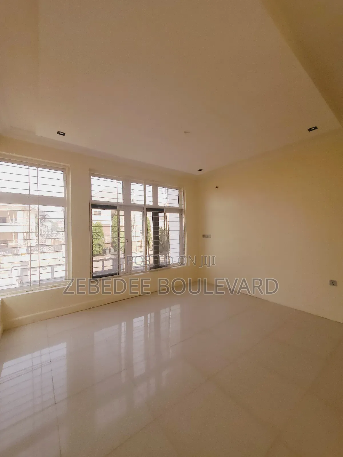 2bdrm Block of Flats in Durumi for rent in Durumi