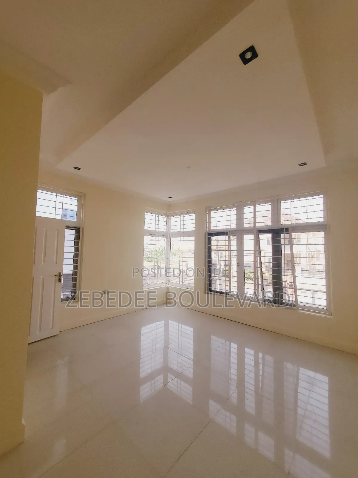 2bdrm Block of Flats in Durumi for rent in Durumi