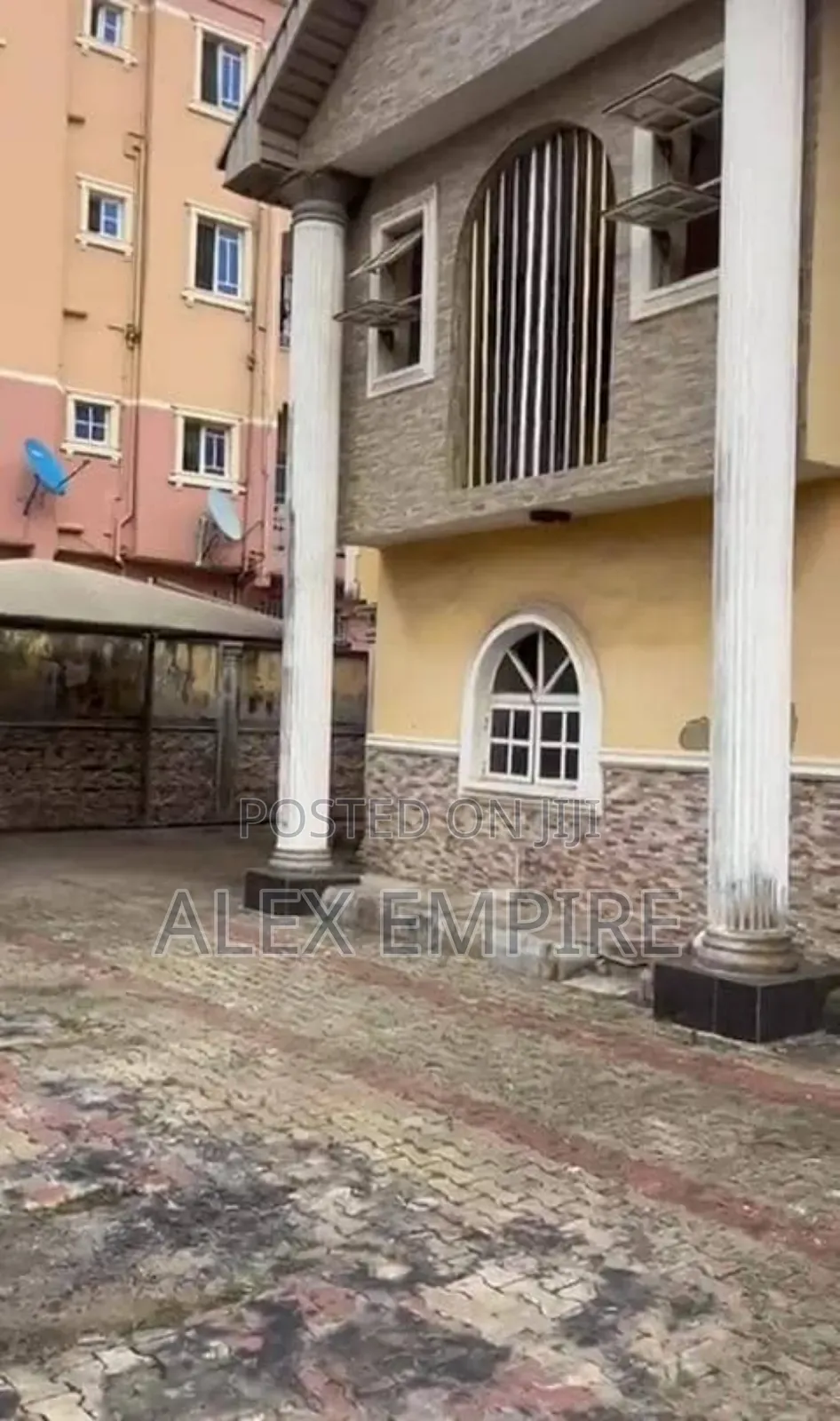5bdrm Duplex in Ago Palace for sale in Ago Palace