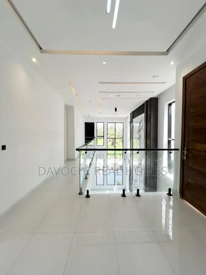 Luxurious 5 Bedroom Fully Detached Duplex With Bq in Ikota