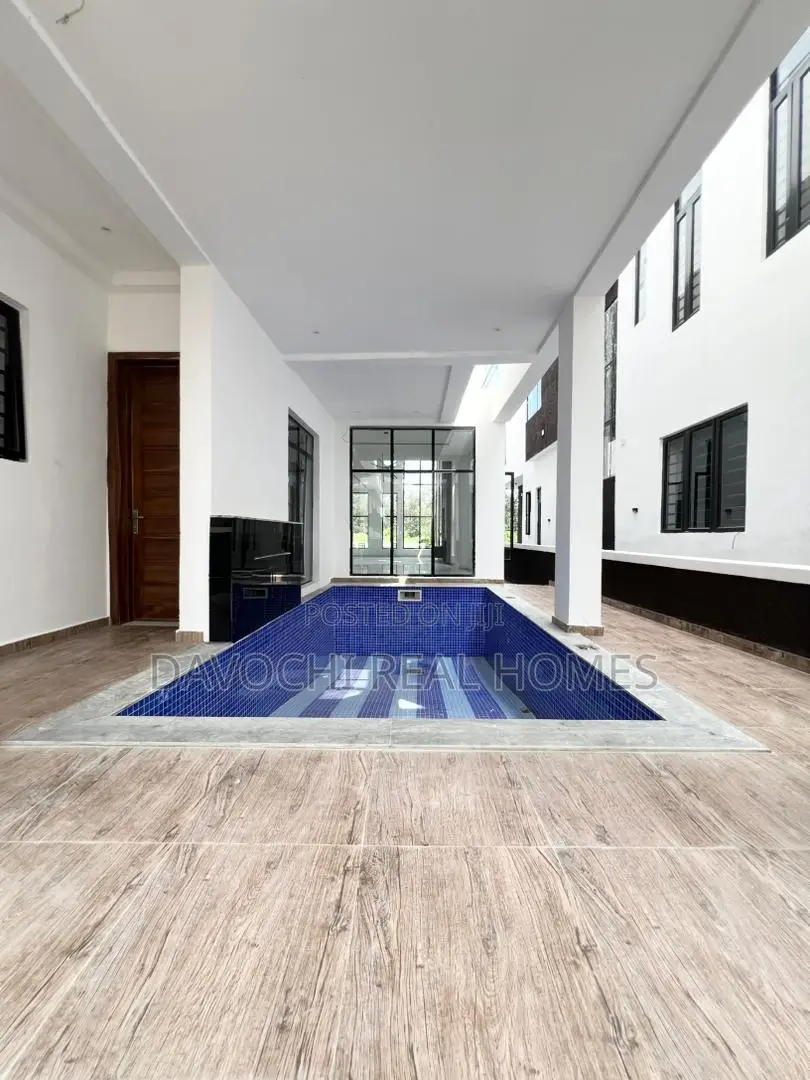 Luxurious 5 Bedroom Fully Detached Duplex With Bq in Ikota