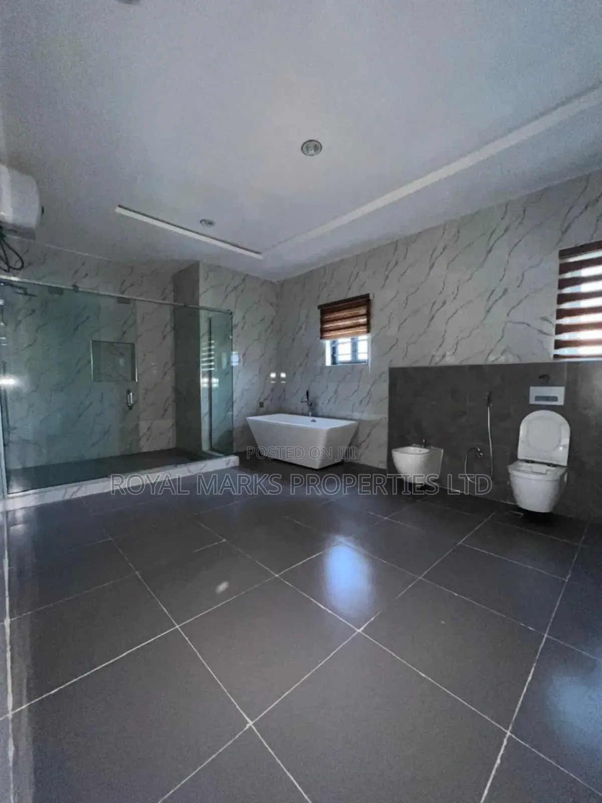 6bdrm Duplex in Katampe Extension for sale in Katampe Extension
