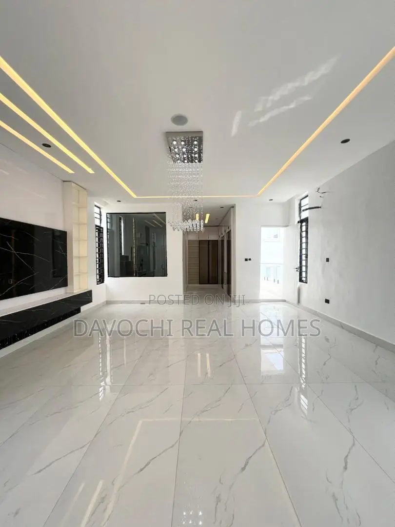 5bdrm Duplex in Chevron Drive for sale in Chevron