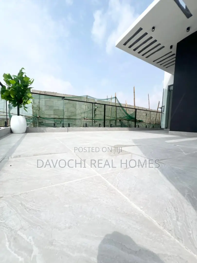 5bdrm Duplex in Chevron Drive for sale in Chevron