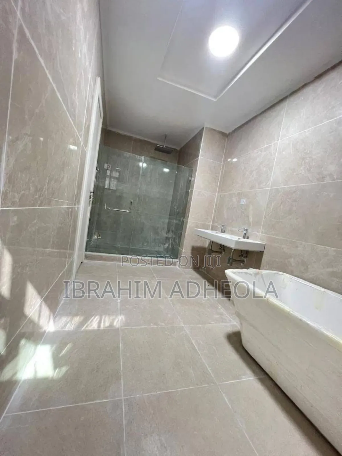 5bdrm Duplex in Royal Garden, Ajah for sale in Ajah