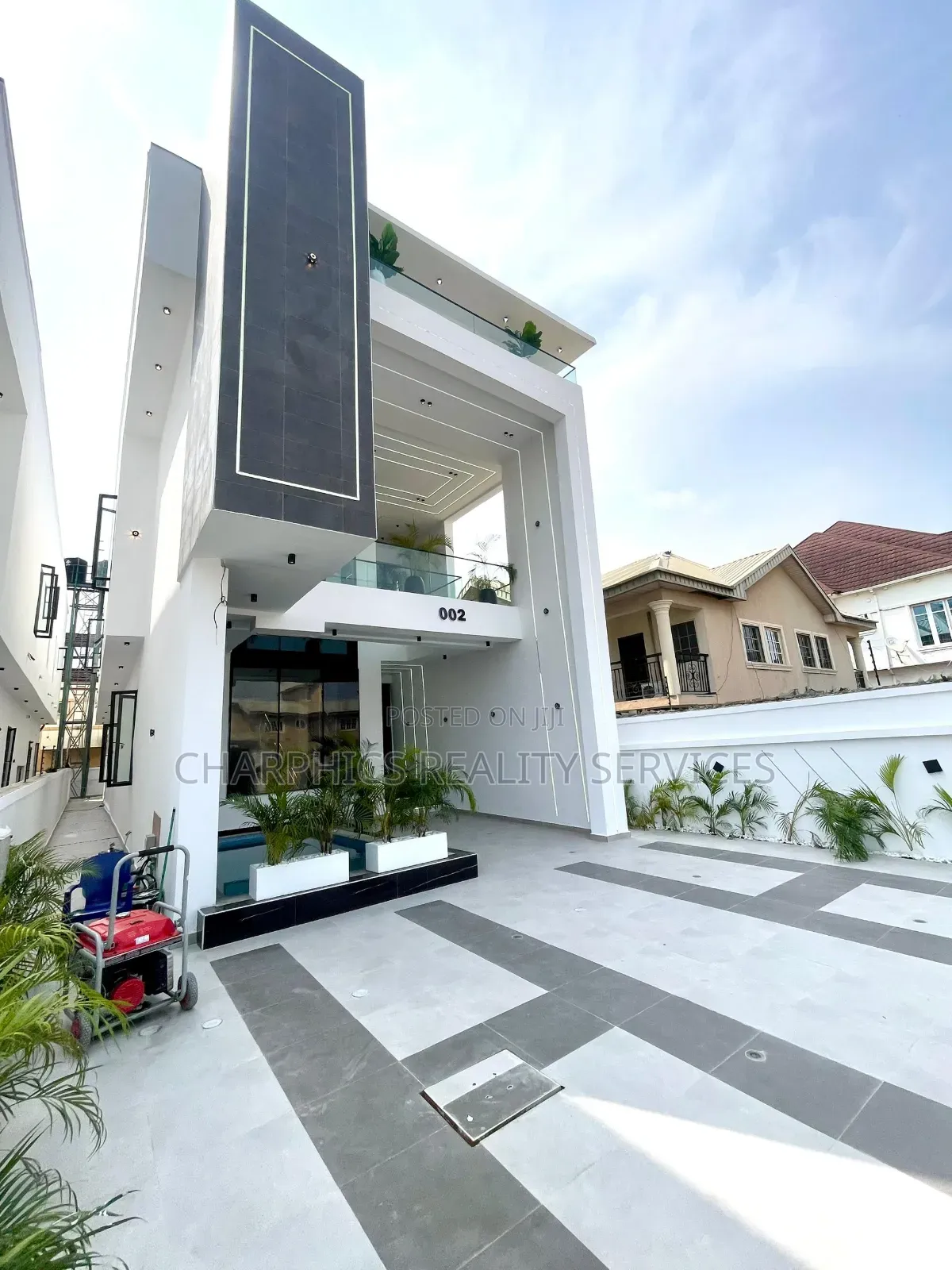 5bdrm Duplex in Ikota for sale in Ikota