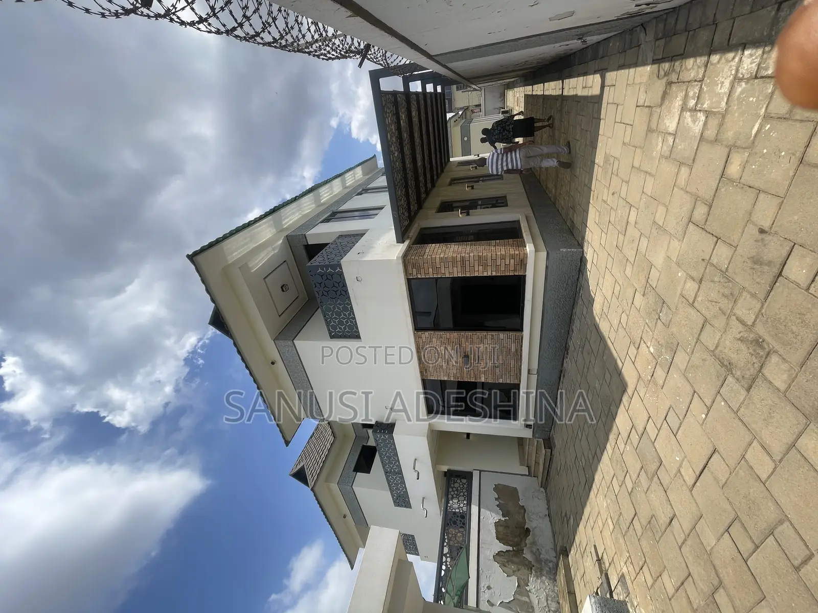 3bdrm Duplex in Life Camp After for sale in Life Camp