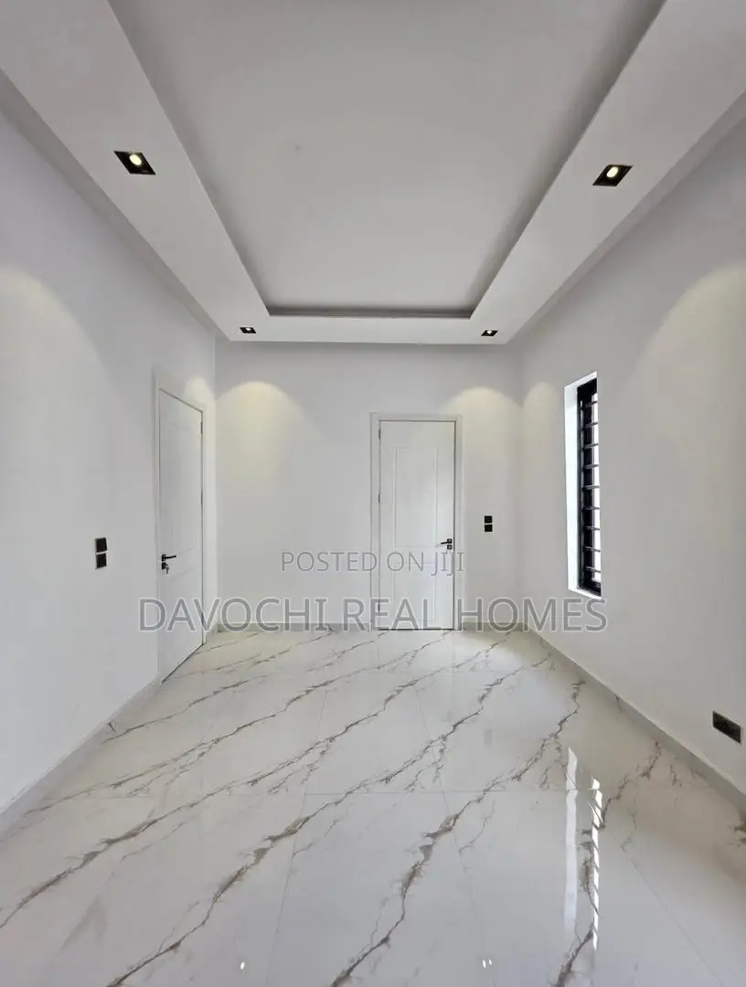 5bdrm Duplex in Ikota Gra for sale in Ikota