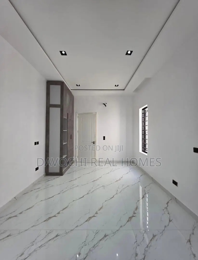 5bdrm Duplex in Ikota Gra for sale in Ikota