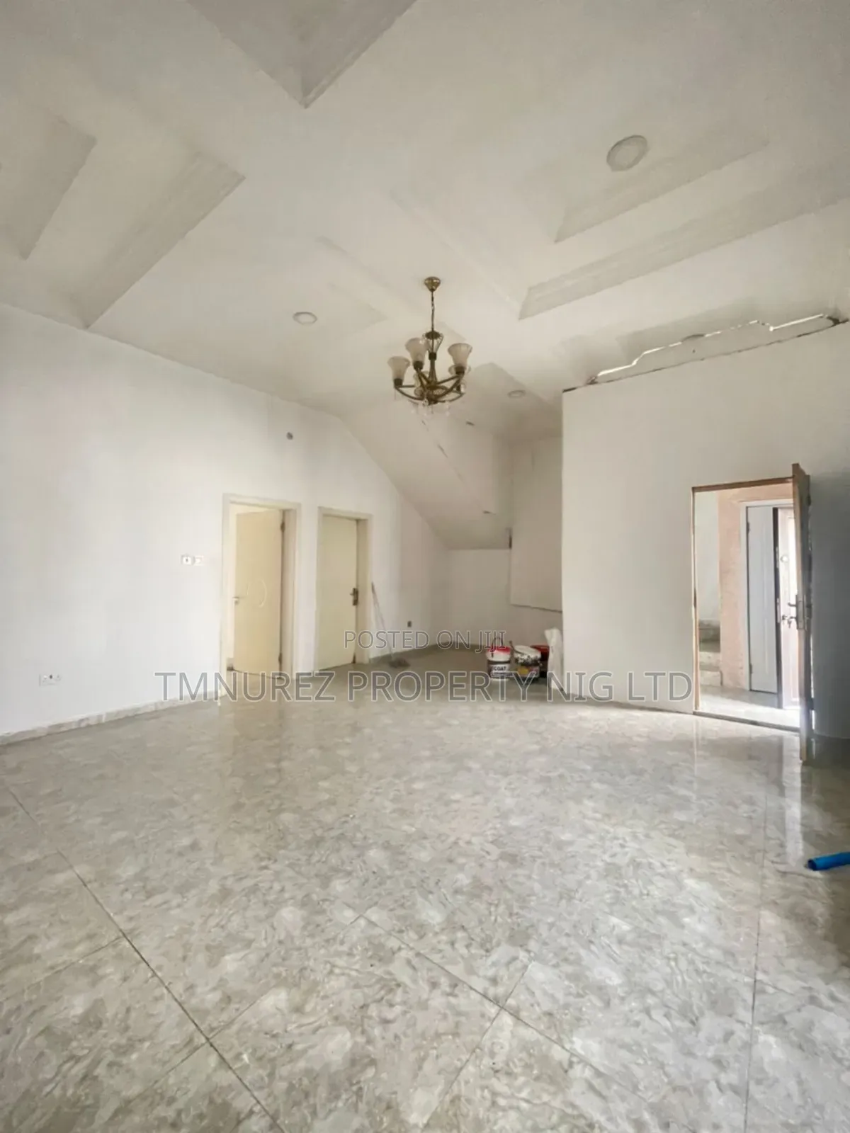 Mini Flat in Orchild Road, Chevron for rent in Chevron