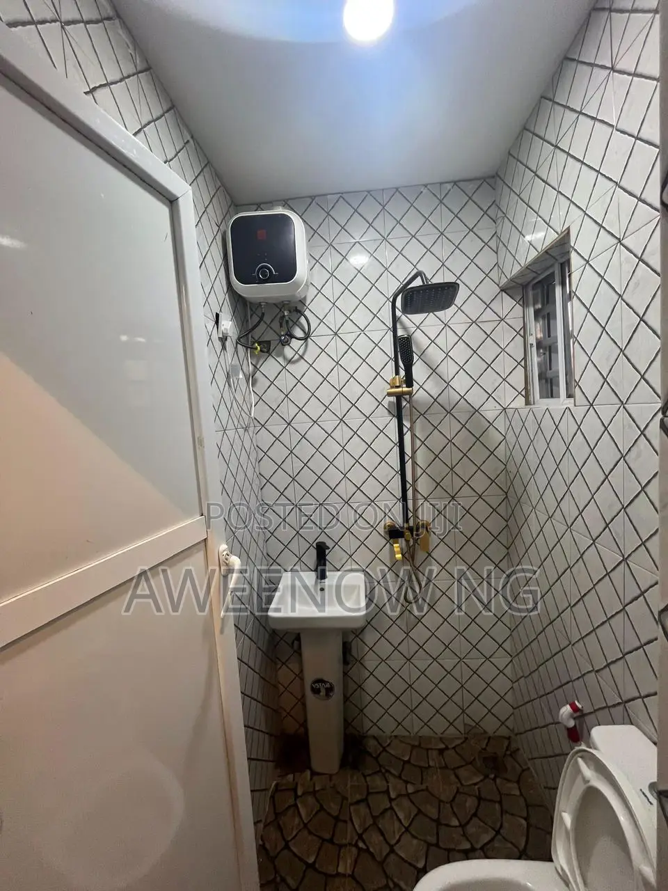 1 BDRM FLT Shan in GRA Phase 1