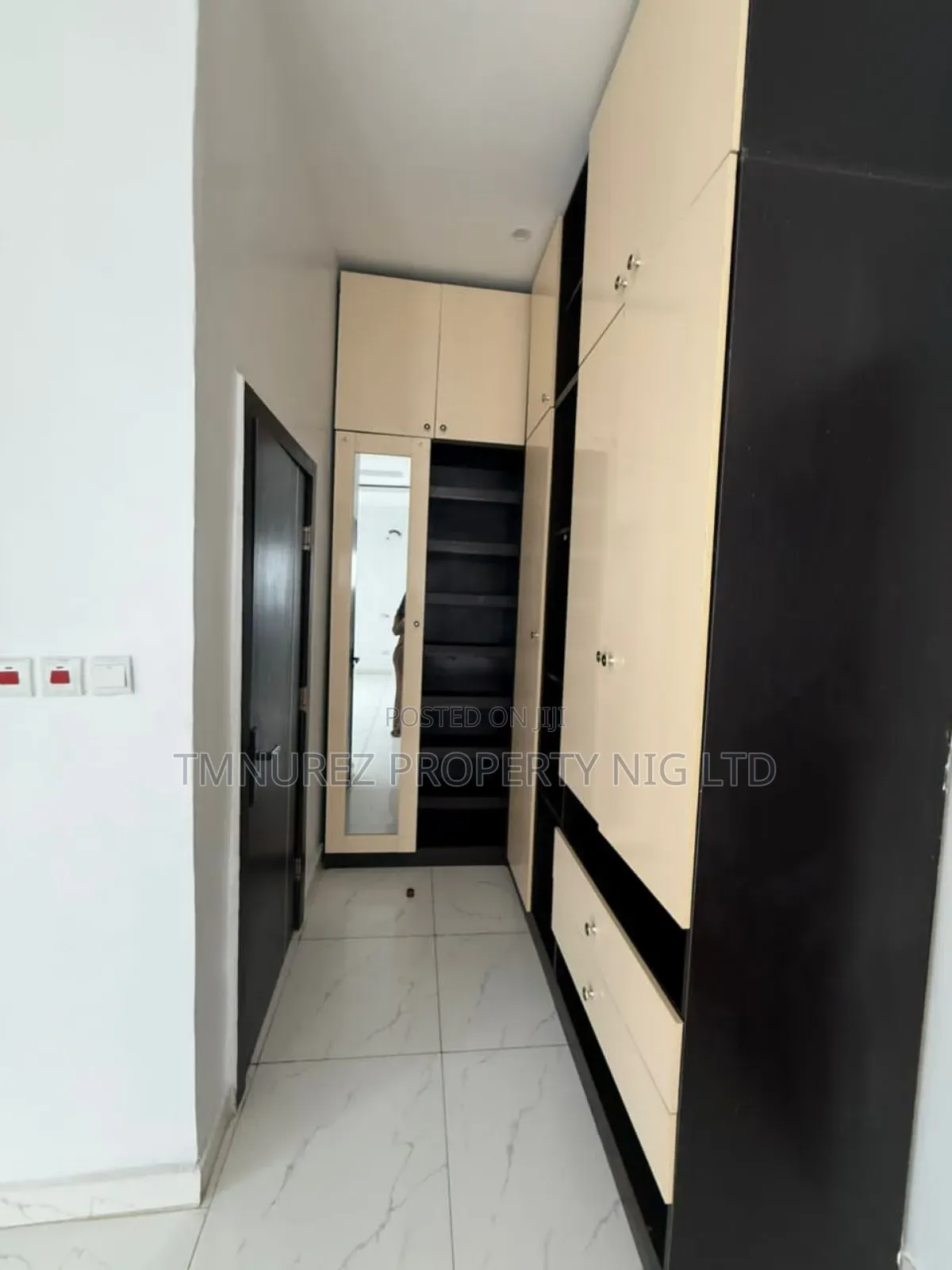 Studio Apartment in Orchild Road, Chevron for rent in Chevron