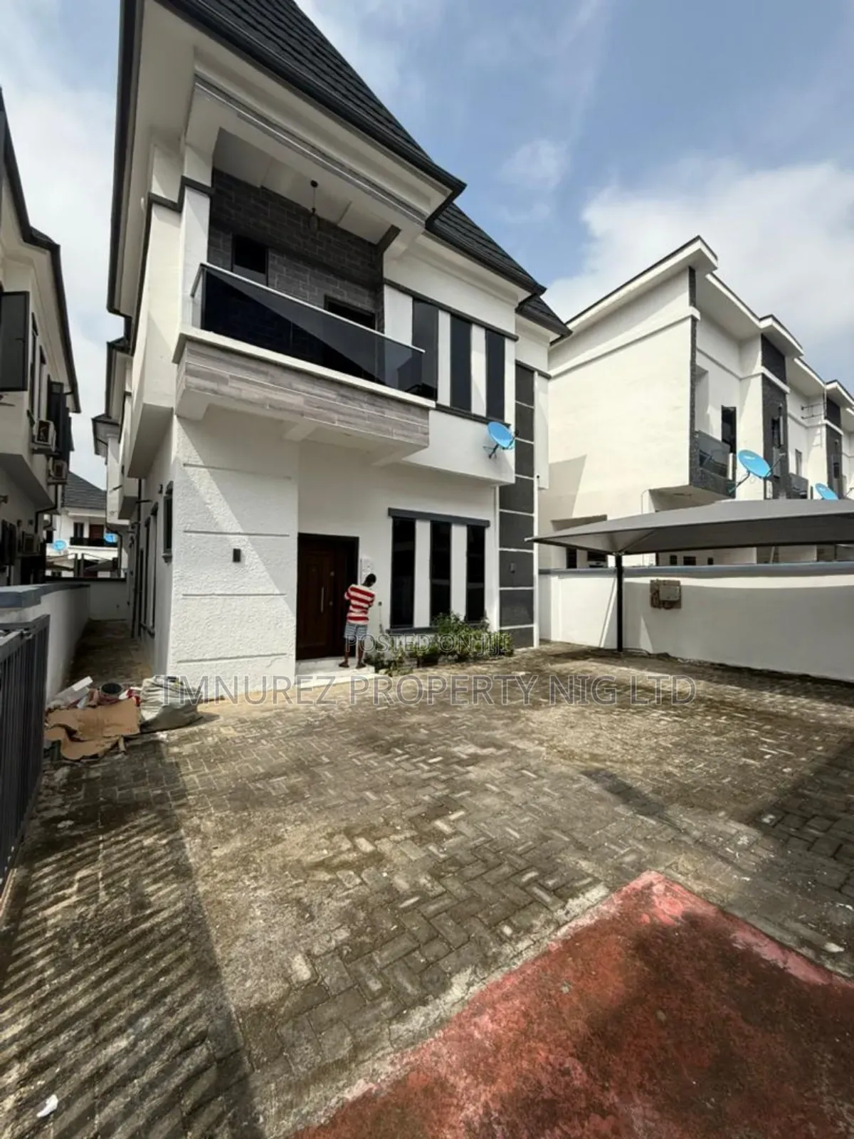 1bdrm Apartment in Orchild Road, Chevron for rent in Chevron