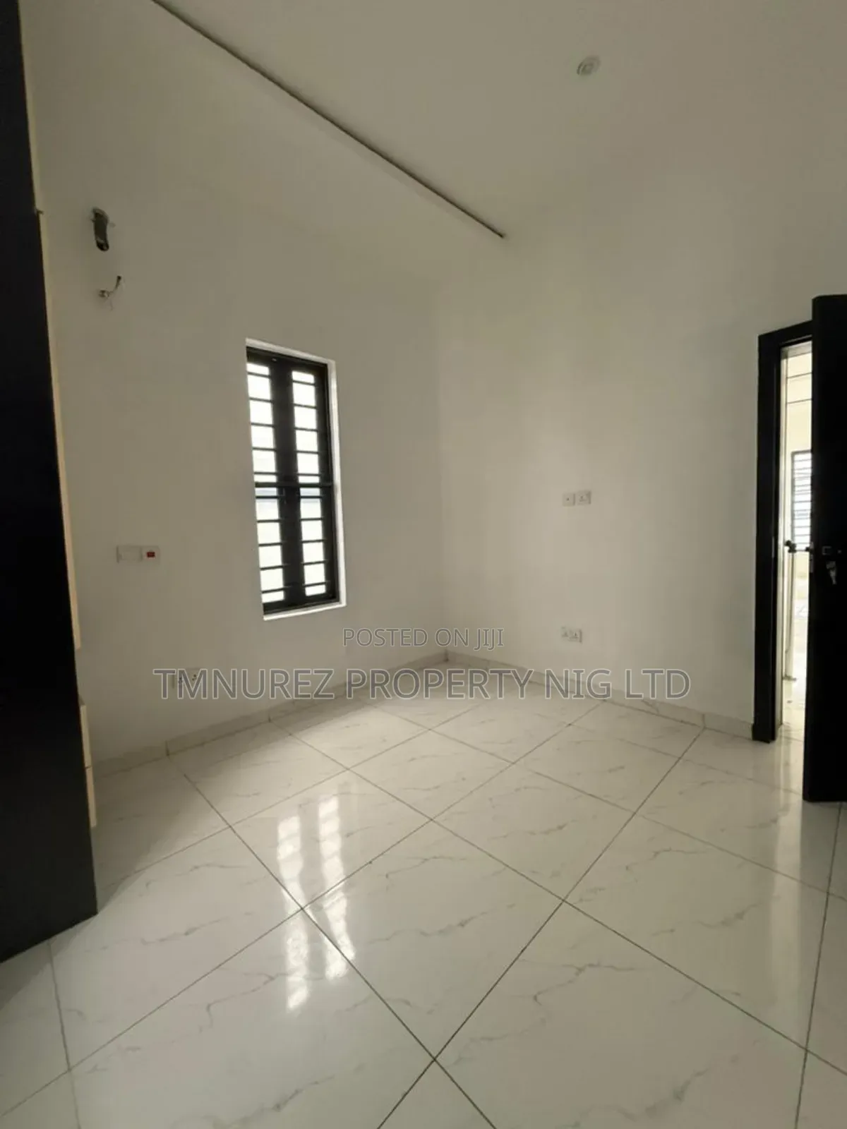 1bdrm Apartment in Orchild Road, Chevron for rent in Chevron