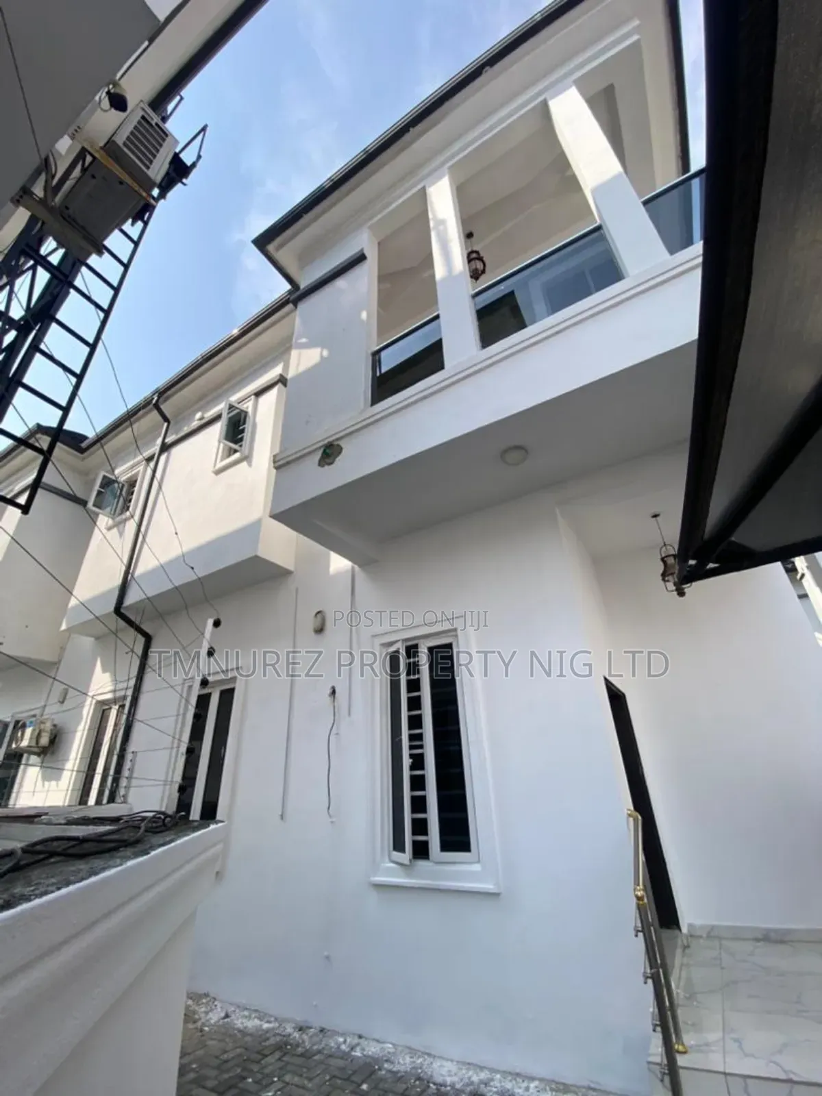 Studio Apartment in Orchild Road, Chevron for rent in Chevron