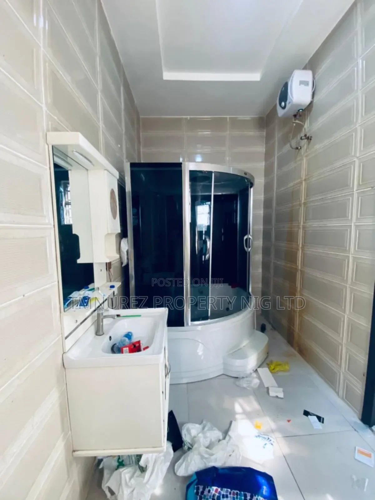 Studio Apartment in Orchild Road, Chevron for rent in Chevron