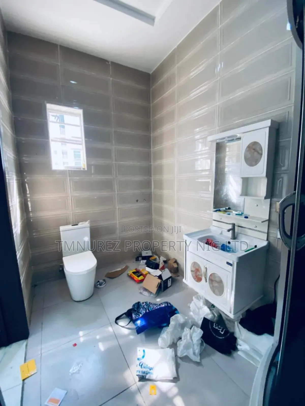Studio Apartment in Orchild Road, Chevron for rent in Chevron