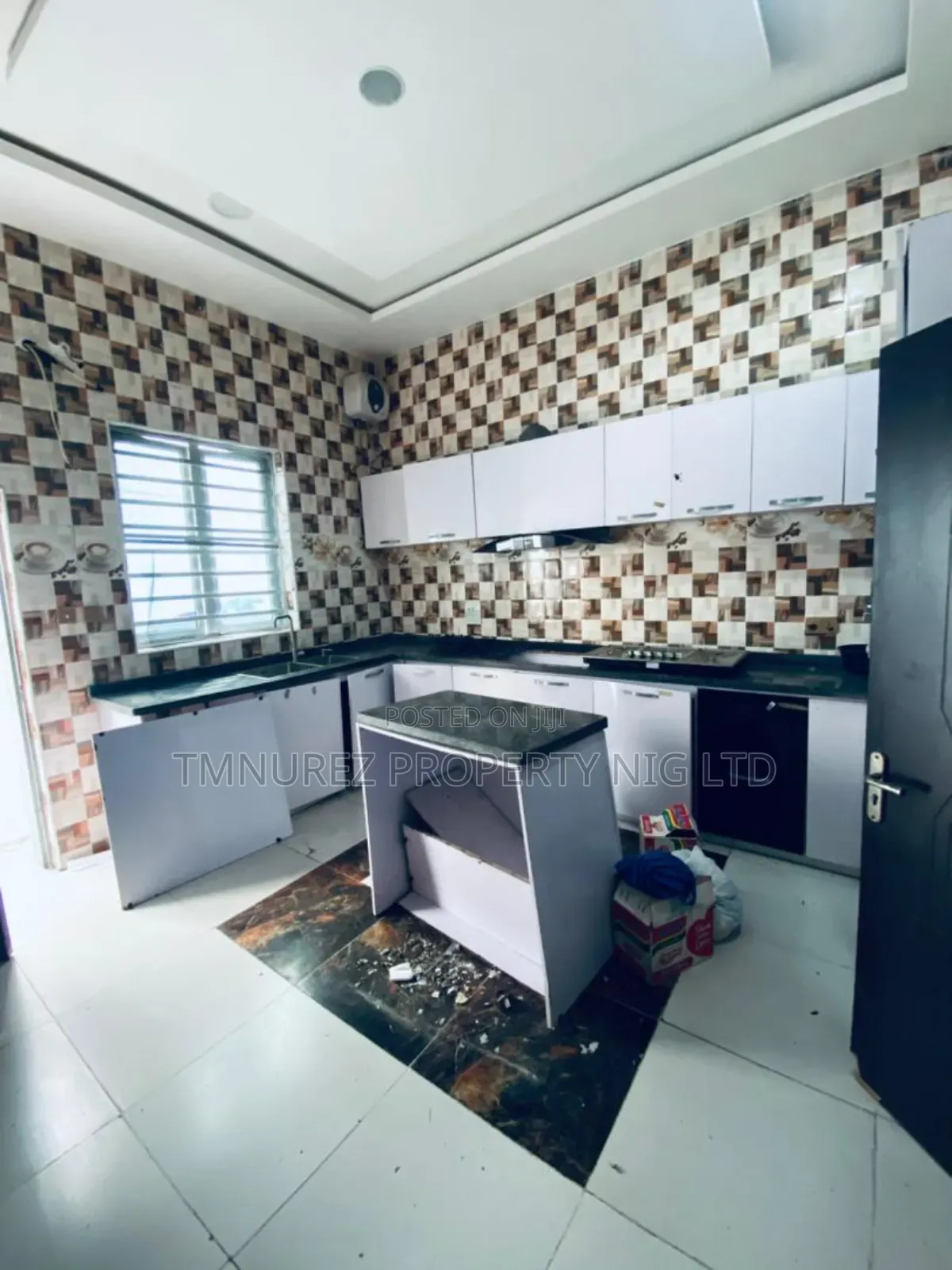 Studio Apartment in Orchild Road, Chevron for rent in Chevron