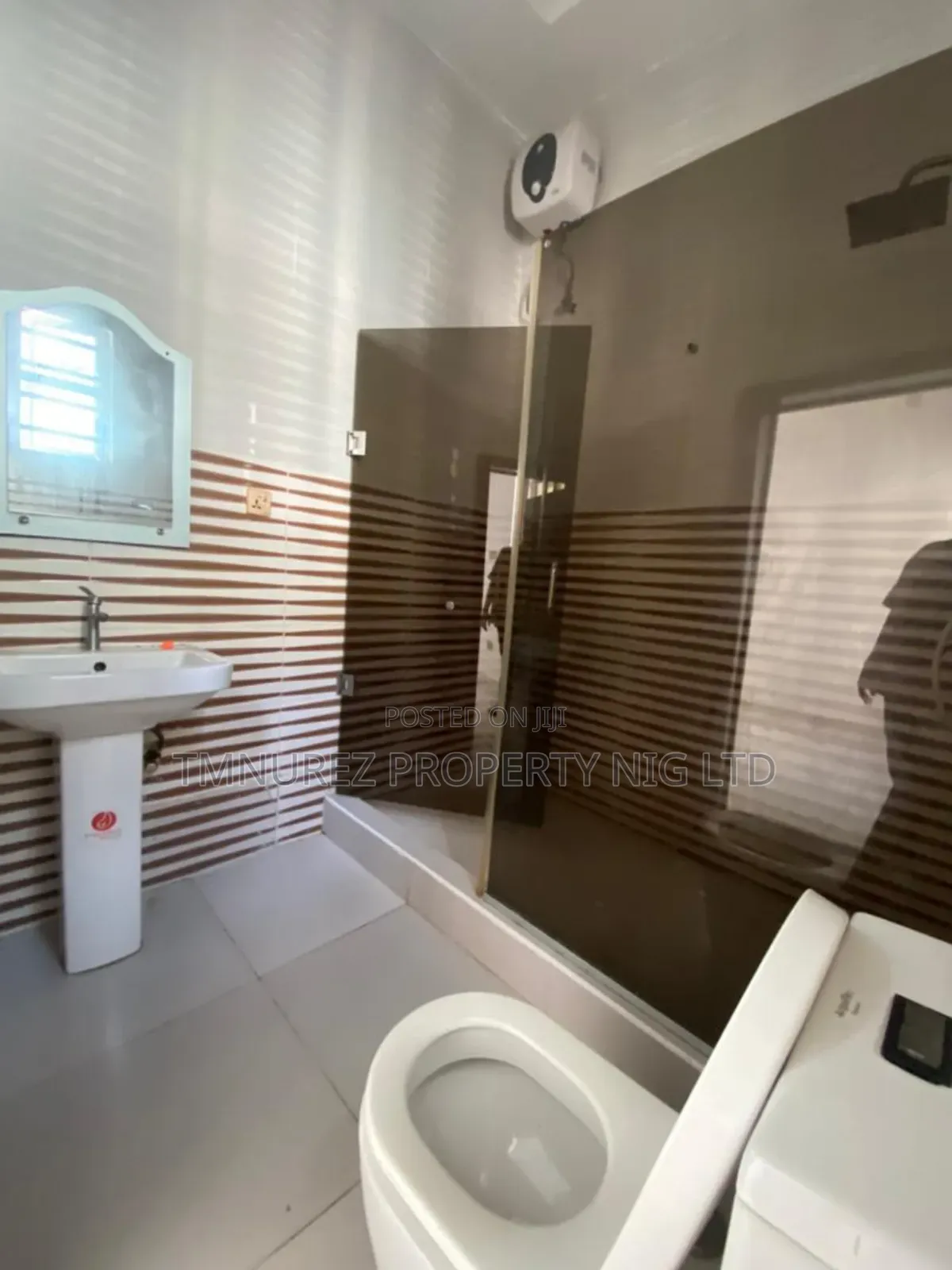 Studio Apartment in Orchild Road, Chevron for rent in Chevron
