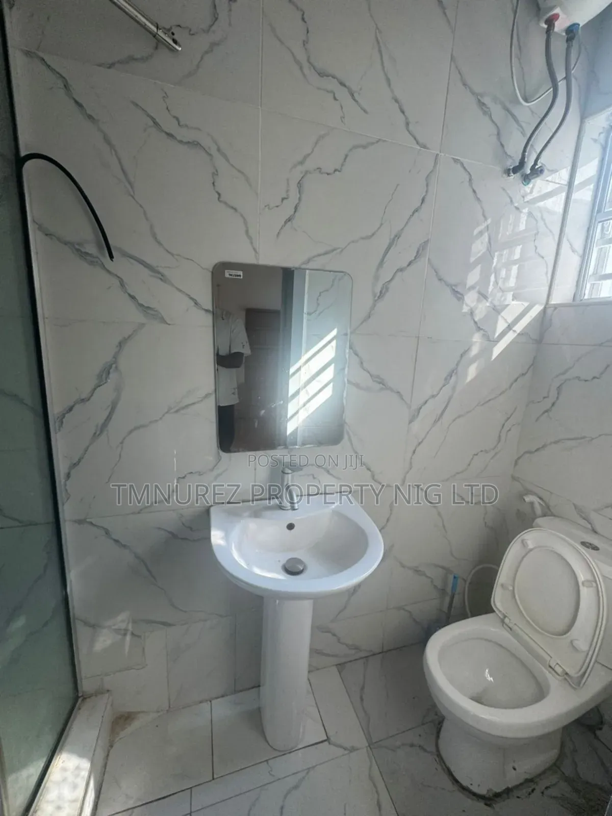 Mini Flat in Orchild Road, Chevron for rent in Chevron