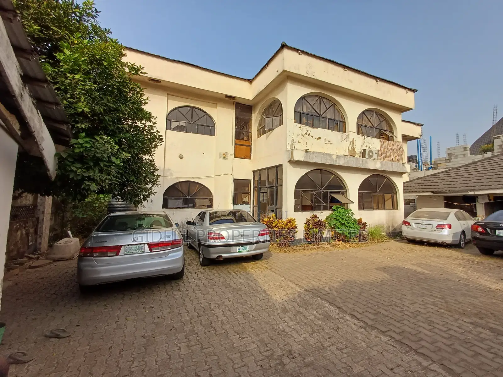 20 Rooms Guest House / Hotel in Zone 2 / Wuse