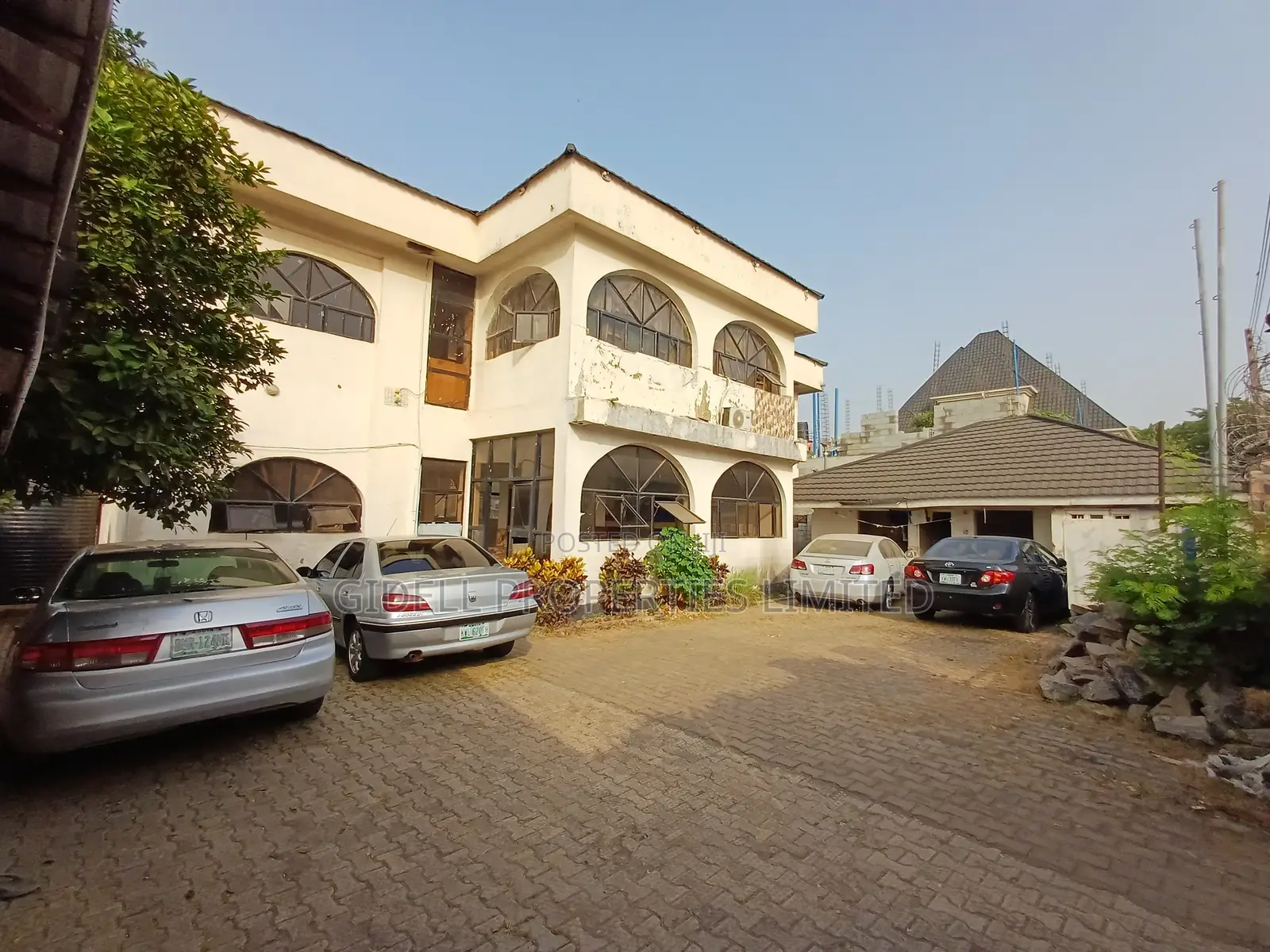 20 Rooms Guest House / Hotel in Zone 2 / Wuse