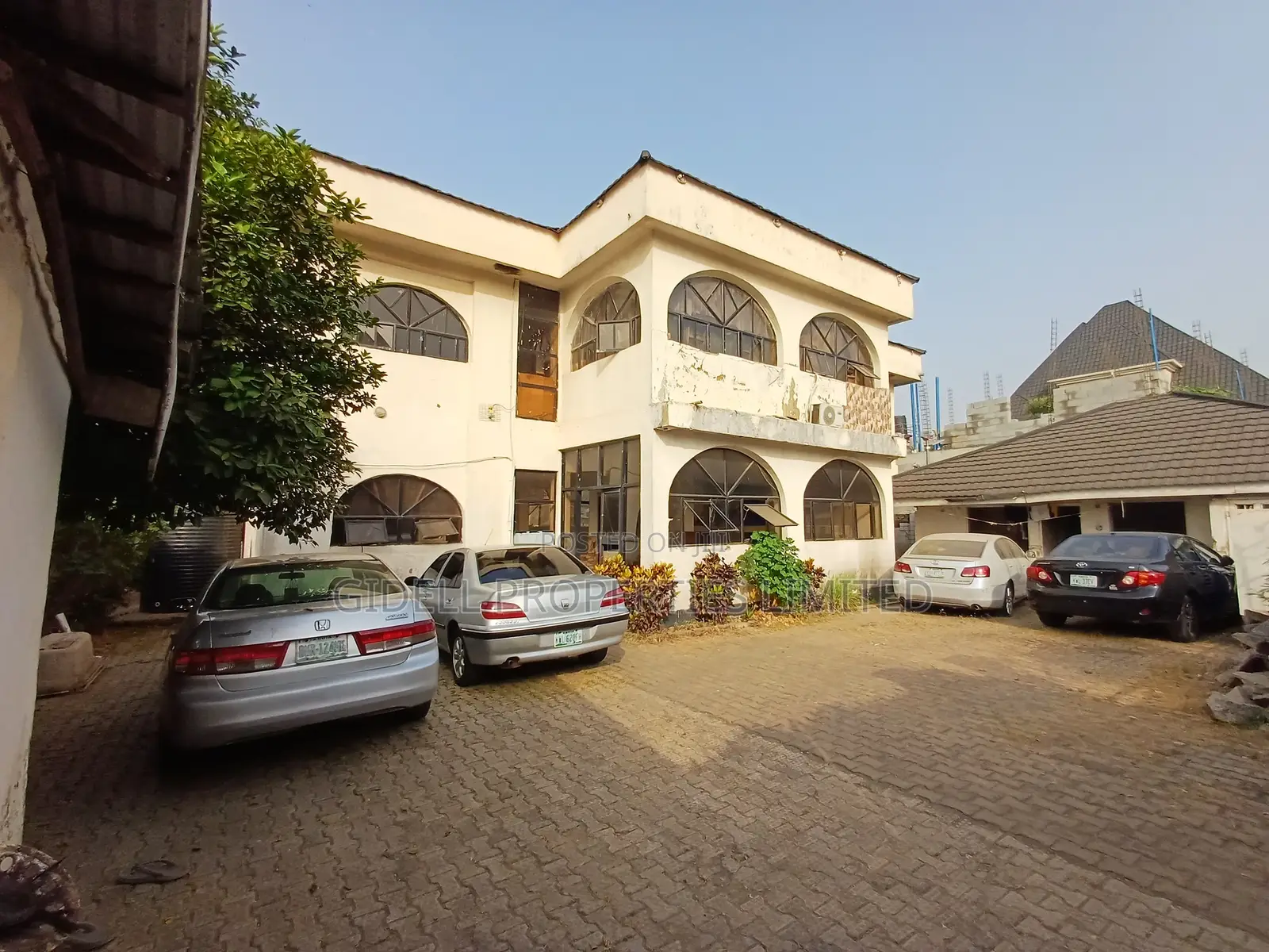 20 Rooms Guest House / Hotel in Zone 2 / Wuse