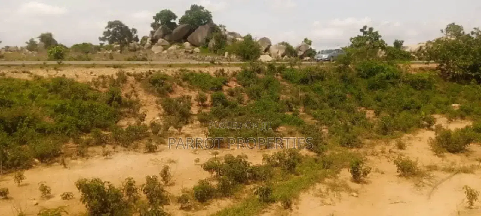 Car Stand Land in Gudu
