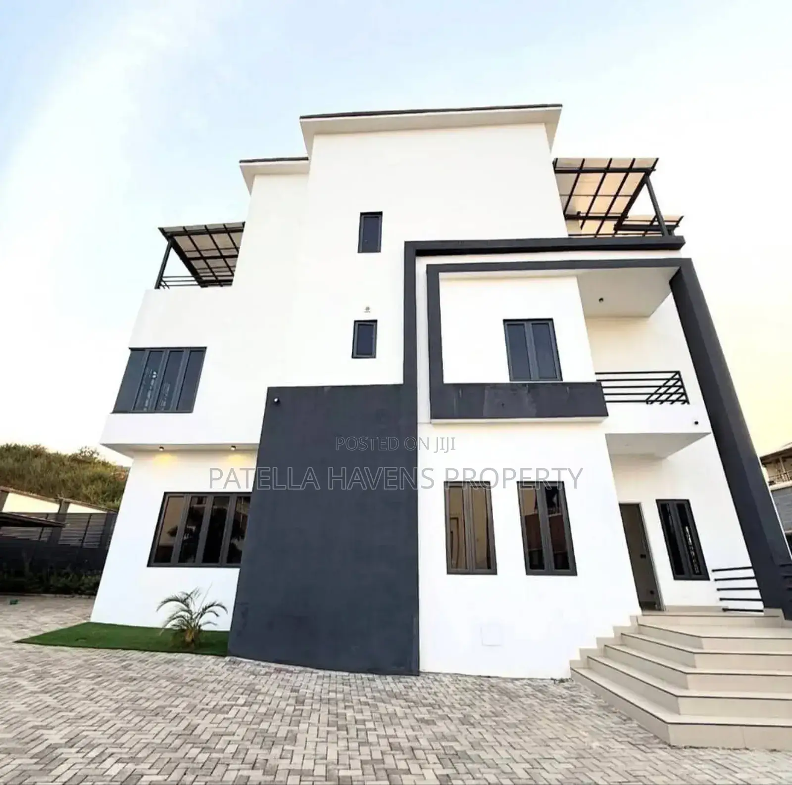 5bdrm Duplex in Guzape District for sale in Guzape District