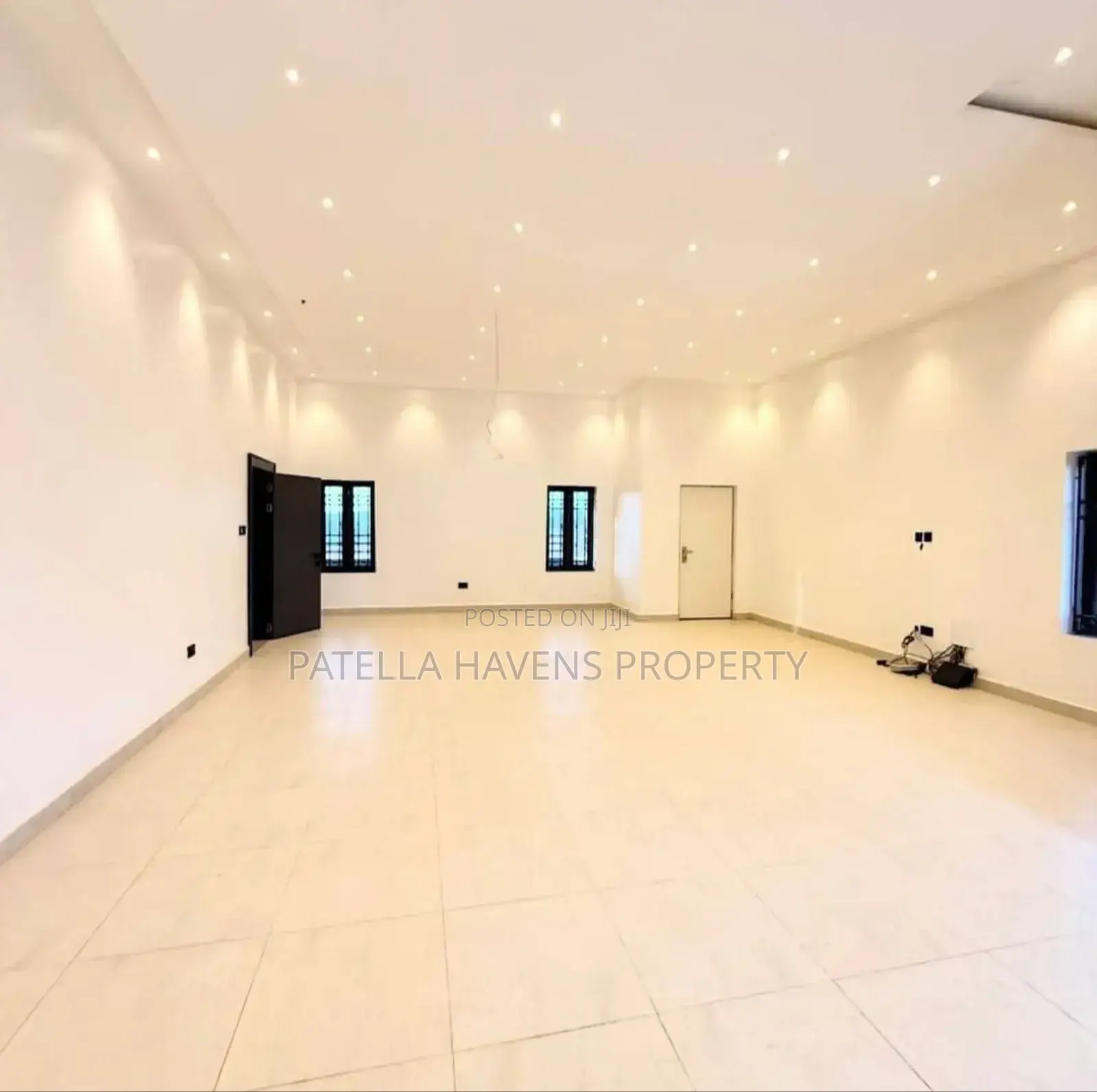5bdrm Duplex in Guzape District for sale in Guzape District