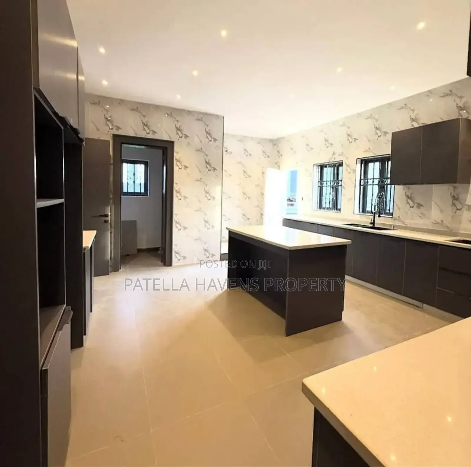 5bdrm Duplex in Guzape District for sale in Guzape District