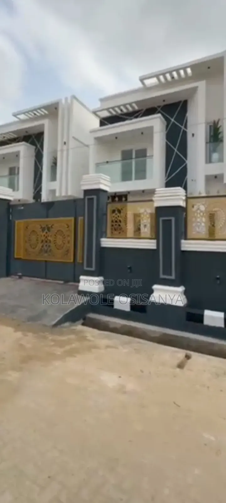 7bdrm Duplex in Oko-Oba for sale in Oko-Oba