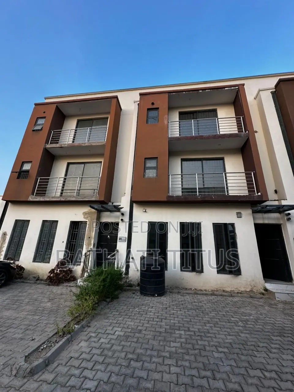 4bdrm Duplex in Zone B for sale in Zone B