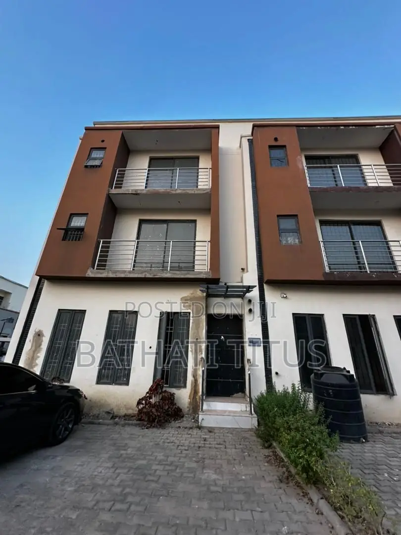 4bdrm Duplex in Zone B for sale in Zone B